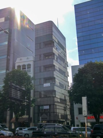 「栄屋ビル」表参道駅徒歩５分！青山通りに面した希少小規模オフィス！！
