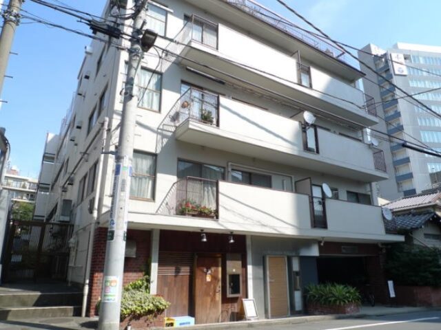 「南青山ロータリーマンション」南青山6丁目の閑静な住宅街にあります、即日入居可能な賃貸物件をご紹介します!