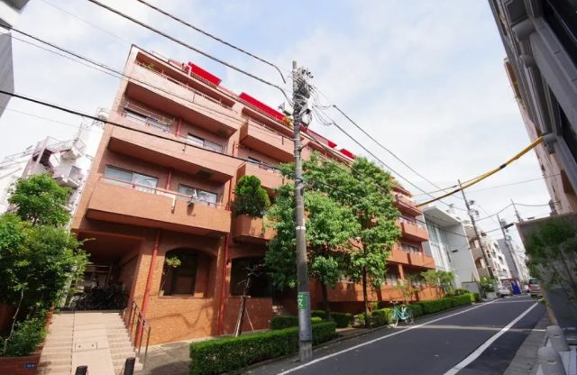 「ソフトタウン原宿」北参道駅徒歩1分!希少な楽器相談、ペット相談可能な2DK物件をご紹介☆