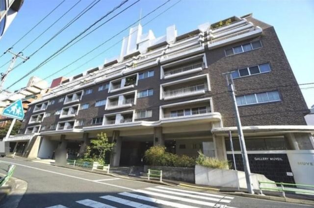「シャトー東洋南青山」表参道駅徒歩5分!南向きの角部屋の3LDKの物件をご紹介します☆