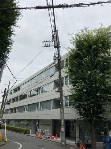 「クエストコート原宿」原宿駅徒歩3分、ペット相談可、自転車置き場無料!敷地内駐車場有!ゆったりめ1LDKをご紹介☆
