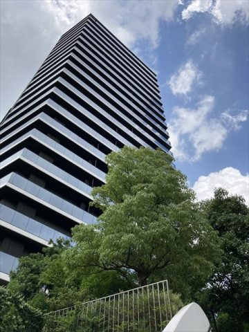 「THE COURT 神宮外苑」23階建てタワーマンションの11階部分、ハイグレード分譲賃貸の1室をご紹介します☆彡