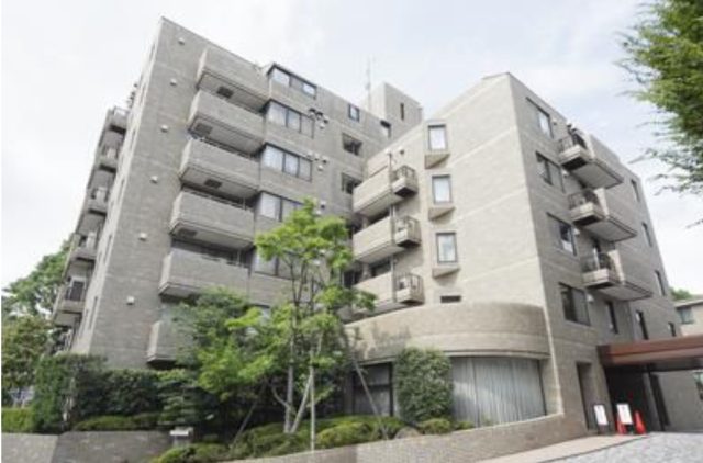 「フラット緑ケ丘」静寂と利便の渋谷4丁目に建つ3LDKの物件をご紹介致します☆