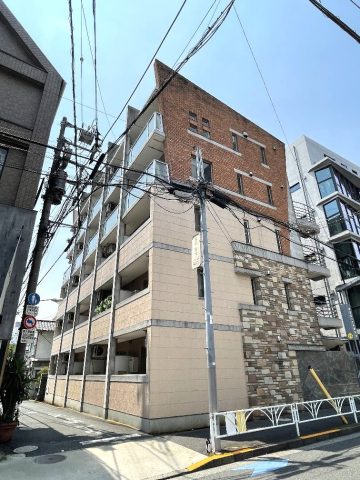 「プラトー神宮前」ハイセンスで大人の街「外苑前」からも徒歩１２分、ハイステータスアドレス”神宮前”1Ｒをご紹介☆彡
