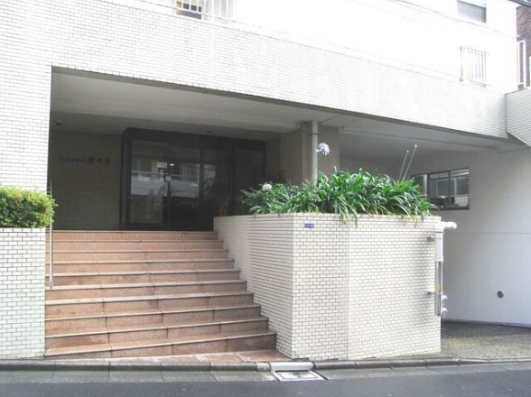 「ハイシティ代々木」代々木駅徒歩3分の場所にある、新規リノベーション済の2LDKの物件をご紹介☆彡