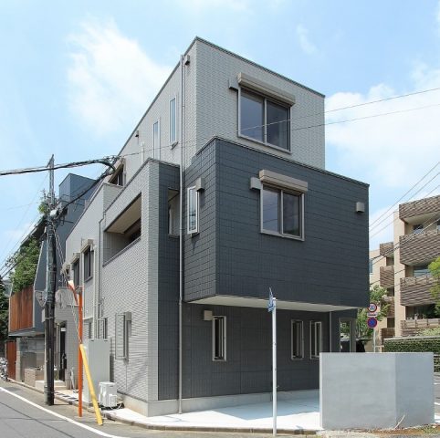 「プリエール大山」代々木上原駅徒歩３分！窓が多い開放感のある３LDK！