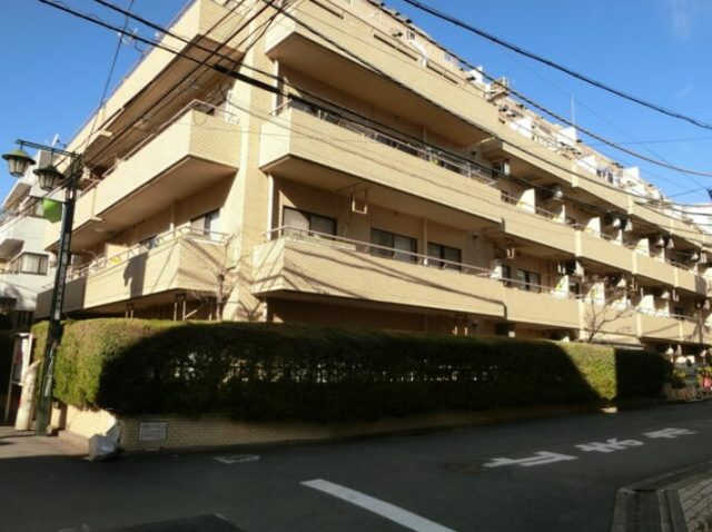 「ライオンズマンション千駄ヶ谷第２」礼金ゼロ！３駅４路線利用可能なワンルームタイプの賃貸マンションをご紹介☆