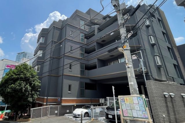 「パークアクシス明治神宮前」原宿の竹下通り至近にある、南向きで陽当り良好の賃貸マンションをご紹介☆
