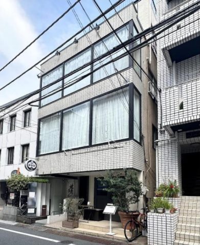 「スピナッチヒル神宮前」キラー通り（外苑西通り）脇の好立地に位置する店舗物件をご紹介☆