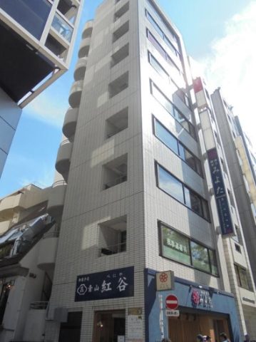 「紅谷ビル」青山通り沿い、立地条件の良い事務所・店舗物件をご紹介☆