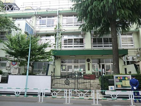 アルチザン表参道 渋谷区立神宮前小学校