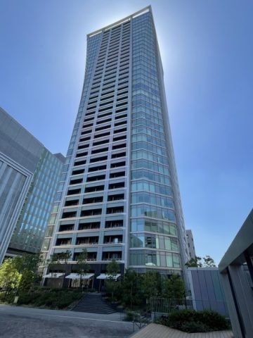 「パークコート渋谷ザタワー」NHK放送局の前に位置するタワーマンションで、都市生活の利便性と快適さを兼ね備えた理想的な2LDKのお部屋をご紹介☆