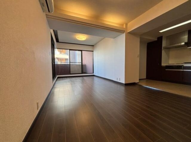 「渋谷美竹ハイム」都会での利便性と落ち着いた居住空間を兼ね備えた1LDK物件!夏は花火が見られる贅沢な物件をご紹介☆彡