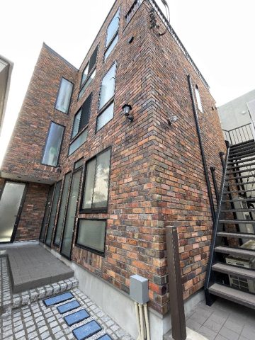「フロムファースト表参道」閑静な環境に建つ、築浅デザイナーズレジデンスをご紹介☆彡